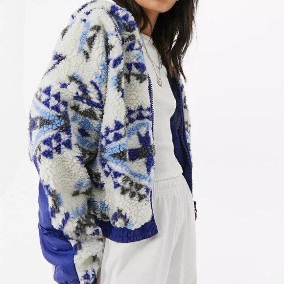 iets frans UO Blue + White Printed Cropped Fleece Jacket Women's S Fair Isle - Picture 2 of 12
